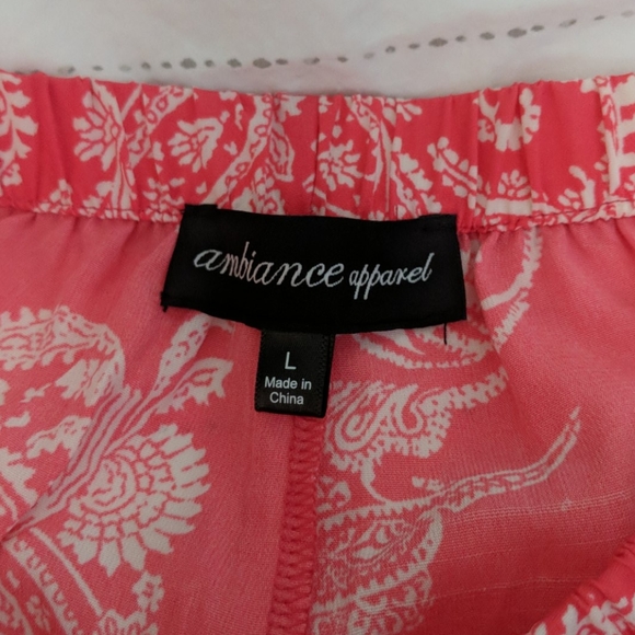 Patterned shorts - Picture 2 of 2